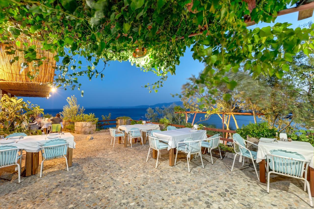 Assos Terrace Hotel Exteriör bild